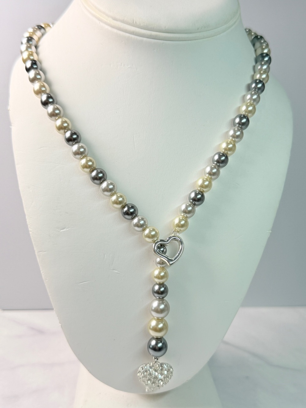 Avon NRT Faux Pearl Rhinestone Heart Y-Drop Lariat Necklace
